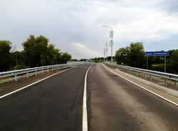 В Камызякском районе отремонтировали мост над ериком Днищево