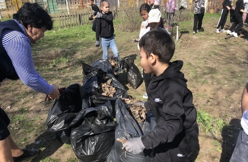 В Камызякском районе прошли субботники 