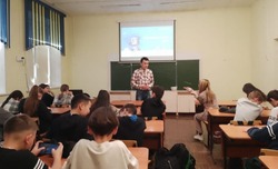Камызякских школьников учат безопасно работать в Интернете