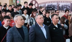 Камызякцев поздравили с «Крымской весной» 