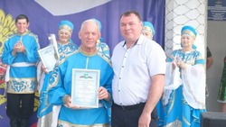 Камызякцы отметили заслуги сельского музыканта