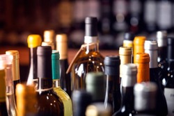 Камызякские полицейские обнаружили алкоголь без акцизных марок в двух автомобилях