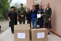 В Камызякском районе социальные работники собрали гуманитарную помощь беженцам