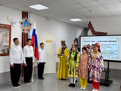 В камызякской школе состоялось открытие Года единства народов России