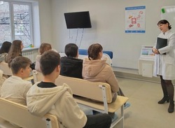 Камызякские школьники посетили районную больницу