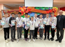 Камызякских гандболистов наградили за участие в межрегиональном турнире