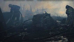 В селе Полдневое сгорело заброшенное здание 