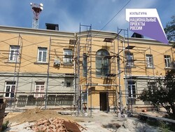 Ремонт Камызякской школы искусств завершат осенью