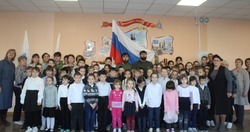 В камызякской школе воины-герои провели урок мужества