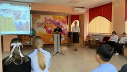 С учениками камызякской школы встретился участник СВО