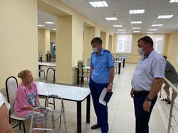 Прокурор Камызякского района пообщался с переселенцами из Мариуполя
