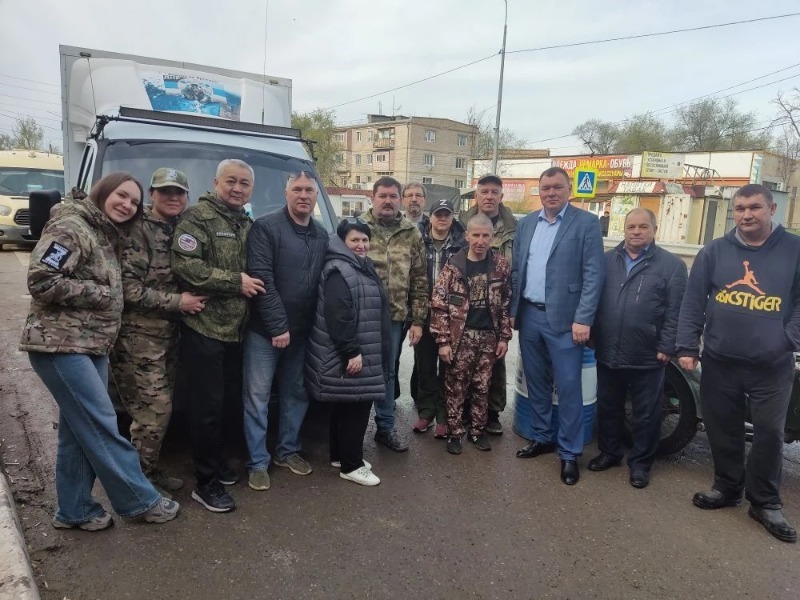 Камызякцы вновь отправили крупную партию помощи фронту