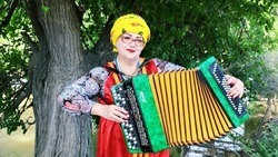 Камызякцы поздравили с юбилеем педагога-музыканта