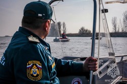 В Камызякском районе в аварии на реке погиб пассажир лодки