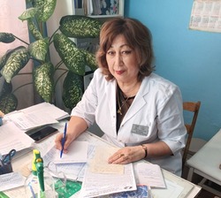 Заслуги камызякской медсестры отметили её пациенты