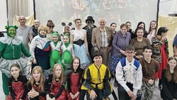 В камызякском доме-интернате показали спектакль