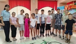 Камызякскую школу посетили полицейские
