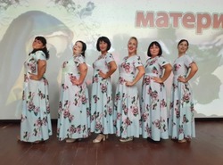 В селе Караульное прошел концерт «Мир озарён любовью матерей»