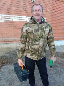 Мастеровитый житель Камызякского района работает «Мужем на час»