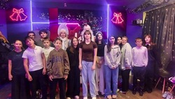 Воспитанники камызякского детского центра съездили в развлекательный комплекс