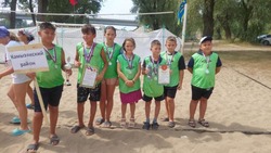 Раздорские школьники стали вторыми на соревнованиях по пляжному гандболу