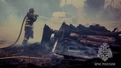 В камызякском селе сгорела баня