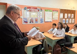 Камызякский поэт встретился с юными читателями