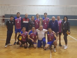 Камызякские ветераны спорта стали вторыми на турнире по волейболу
