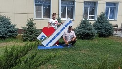 Двор камызякской школы превратили в оазис