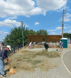 В Камызякском районе идёт летняя приборка