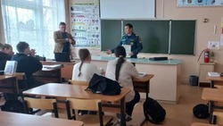 В Камызякском районе проходят профилактические беседы со школьниками 