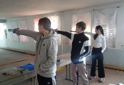 Камызякцы успешно выступили на соревнованиях по пулевой стрельбе на Кубок области
