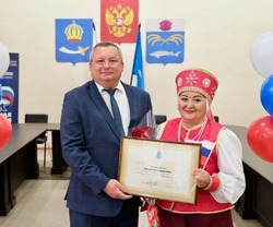 Камызякцы отметили День государственного флага России