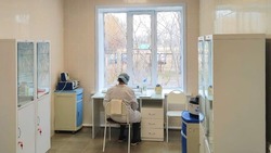 Министр здравоохранения осмотрел амбулаторию в Камызякском районе