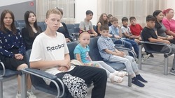 Воспитанники камызякского детского центра посетили дом-интернат для престарелых