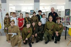 Заслуги камызякского педагога отметил депутат Госдумы