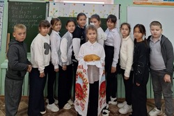 Камызякцев учат ценить труд хлебороба