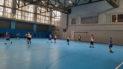 Камызякские гандболисты победили астраханских спортсменов 