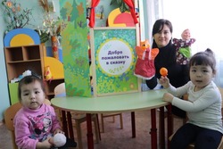 Камызякские дети посетили кукольный спектакль, не покидая родного района