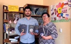 Камызякский депутат снабжает сельские библиотеки книгами