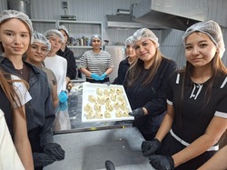 Камызякские лицеисты открыли для себя мир кулинарии на мастер-классе