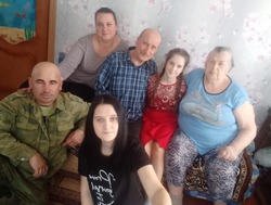 «Возьмите нас в Россию»: жители Донбасса приехали в Камызякский район к родным