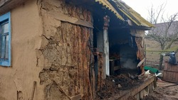 В Камызякском районе загорелась частная баня
